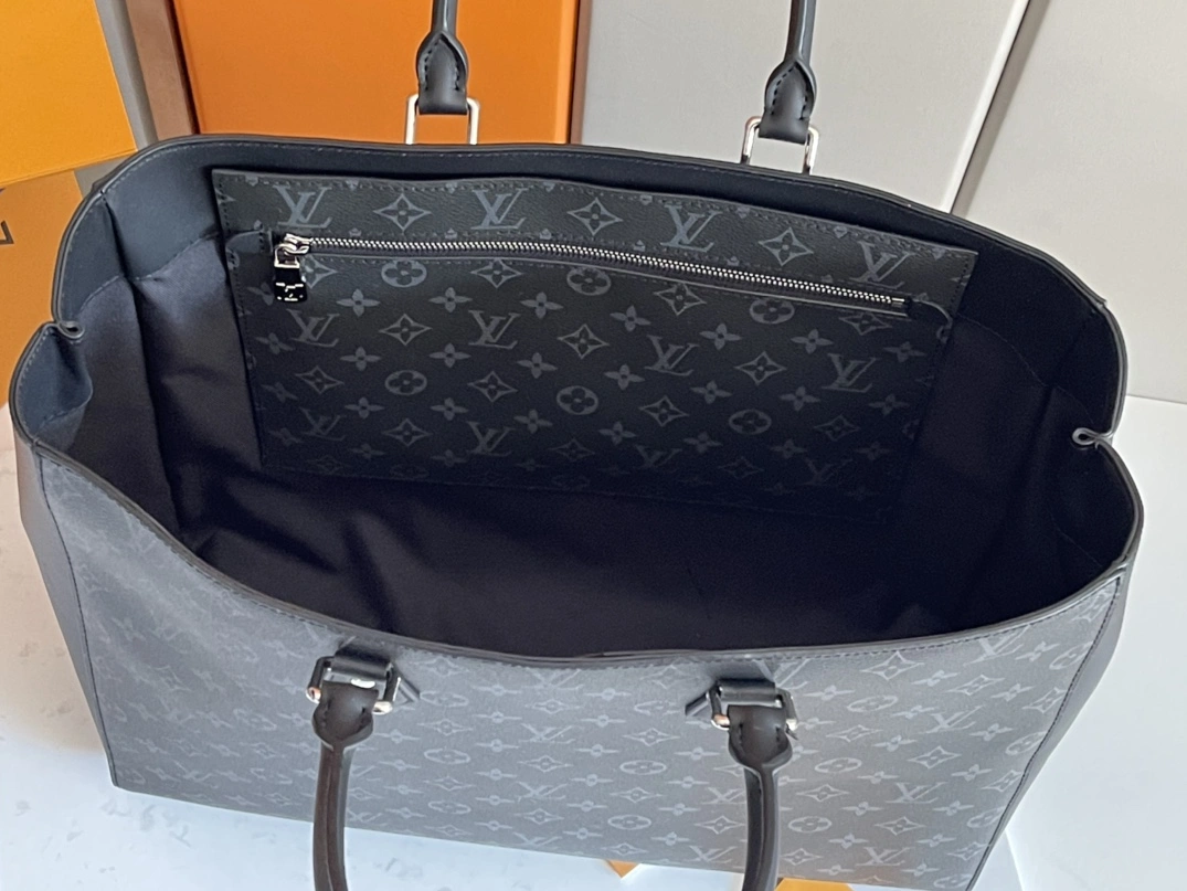 Comfortable 5825 Louis Vuitton AAA Quality Handbags For Unisex - Image 7