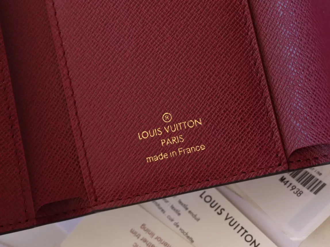 Comfortable 958 Louis Vuitton AAA Quality Wallets In Burgundy - Image 6