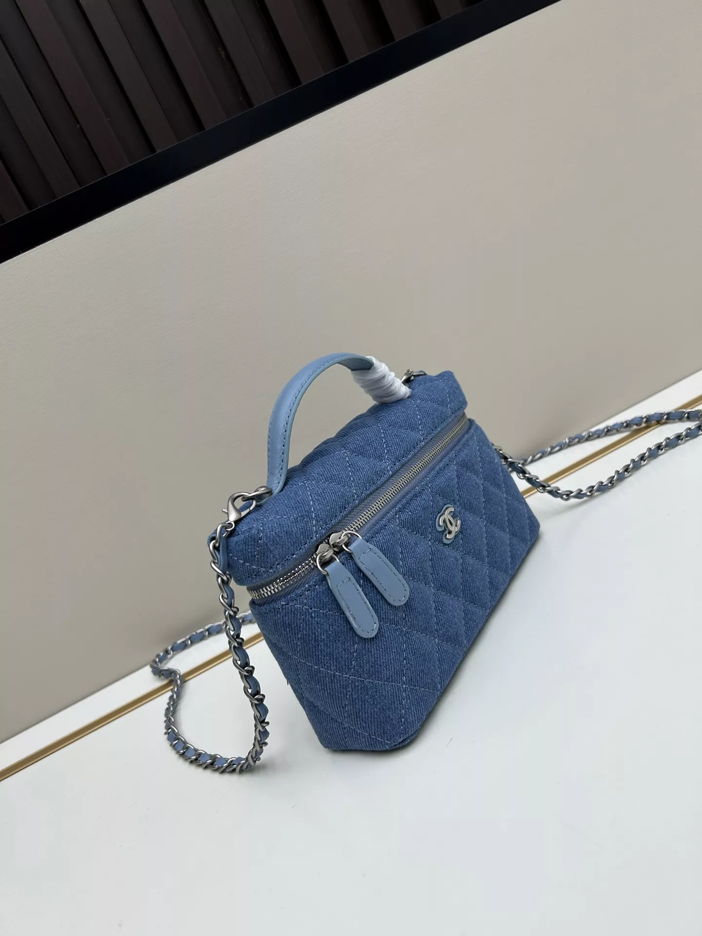 Compact 670 Chanel AAA Quality Messenger Bags For Women