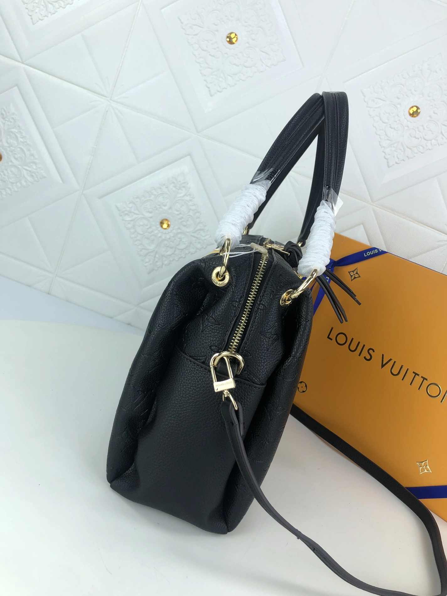 Compact 7079 Louis Vuitton AAA Quality Handbags For Women - Image 3