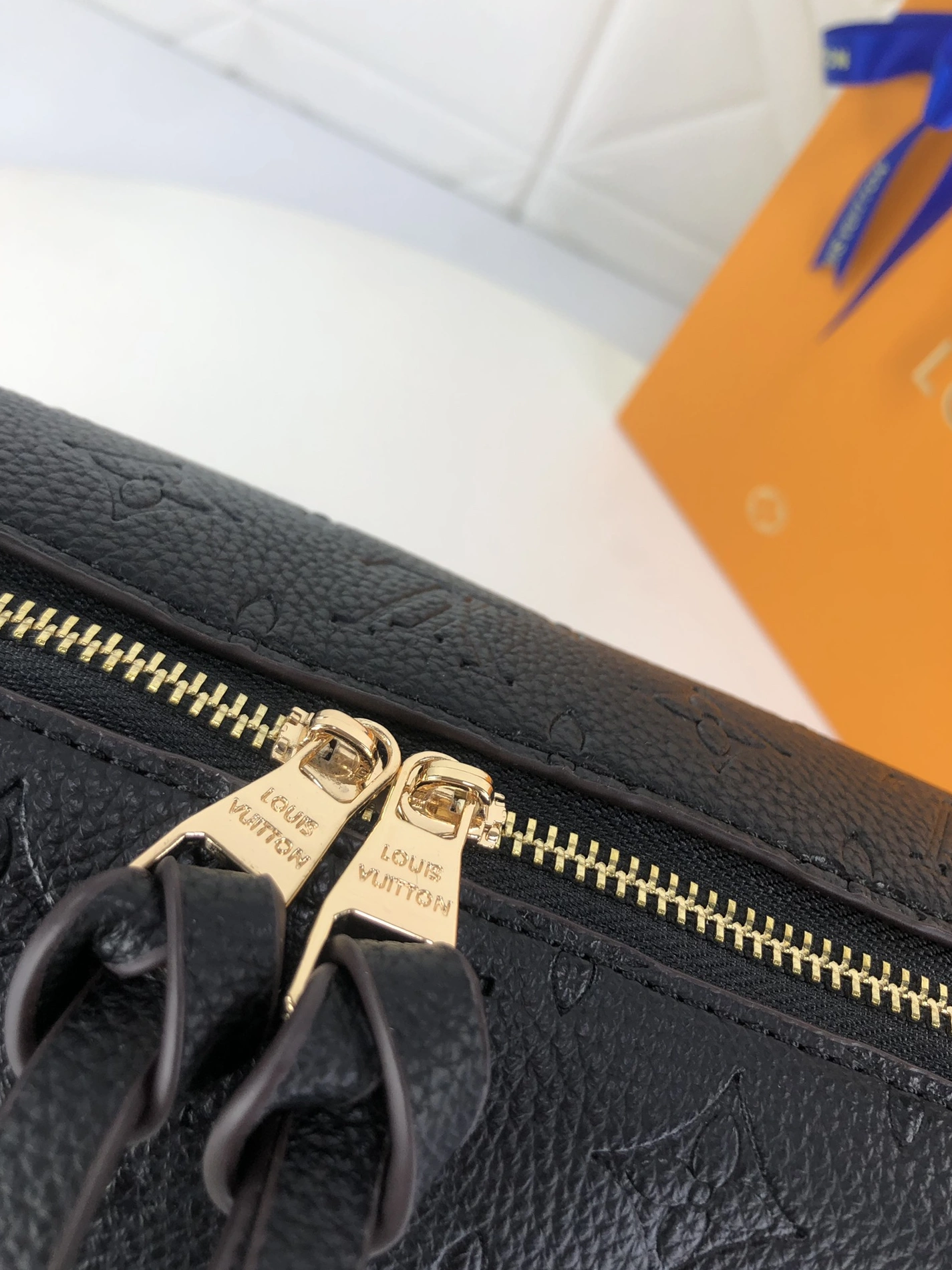 Compact 7079 Louis Vuitton AAA Quality Handbags For Women - Image 4