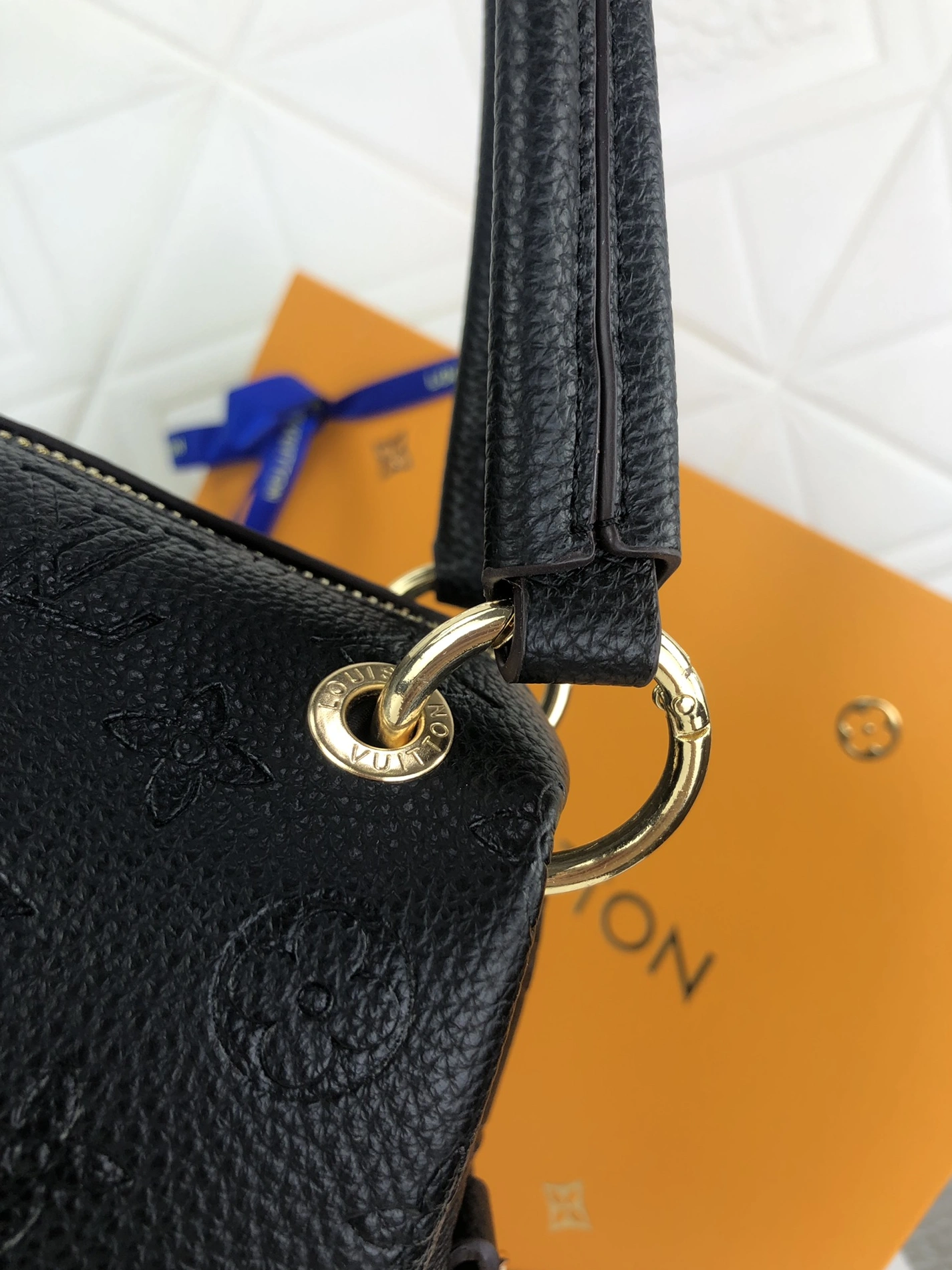 Compact 7079 Louis Vuitton AAA Quality Handbags For Women - Image 6