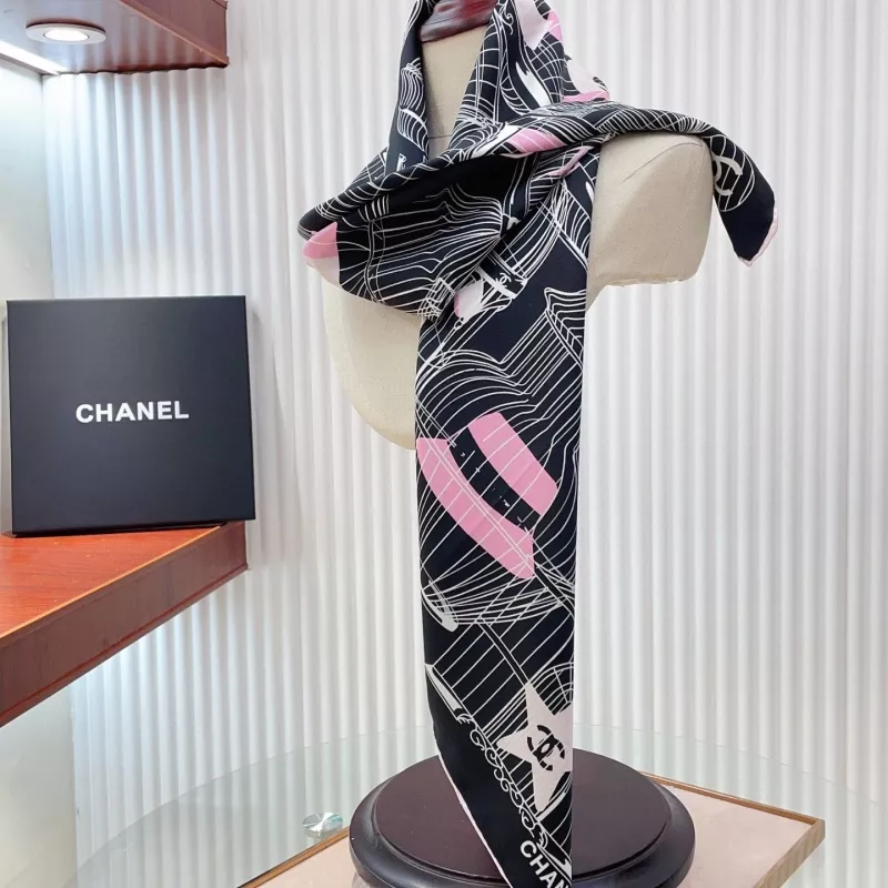 Compact 7290 Chanel Silk Squares - Image 5