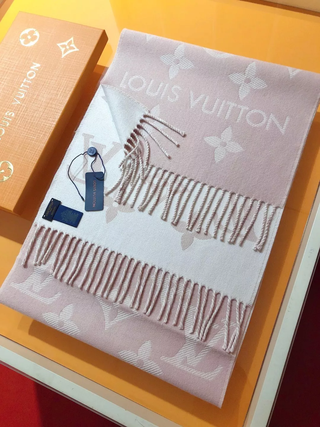 Compact 781 Louis Vuitton Scarf For Women