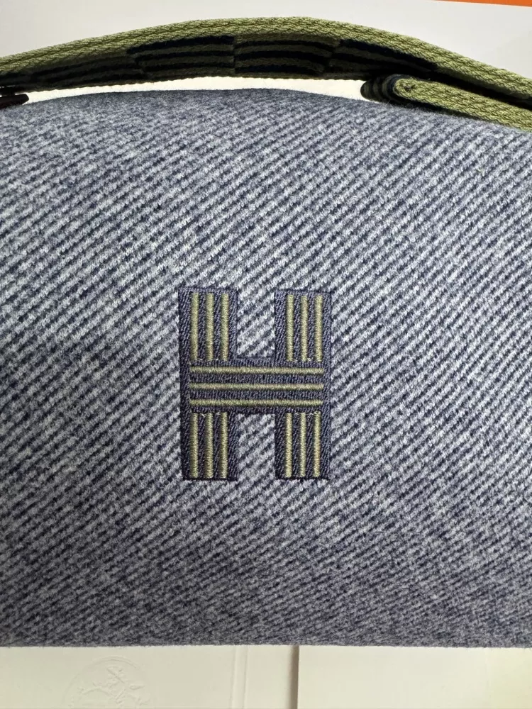 Compact 7994 Hermes AAA Quality Handbags For Women - Image 4