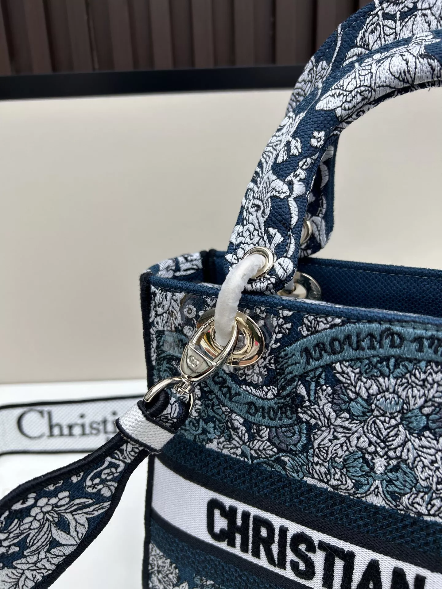 Cozy 2703 Christian Dior AAA Quality Handbags For Women - Image 6