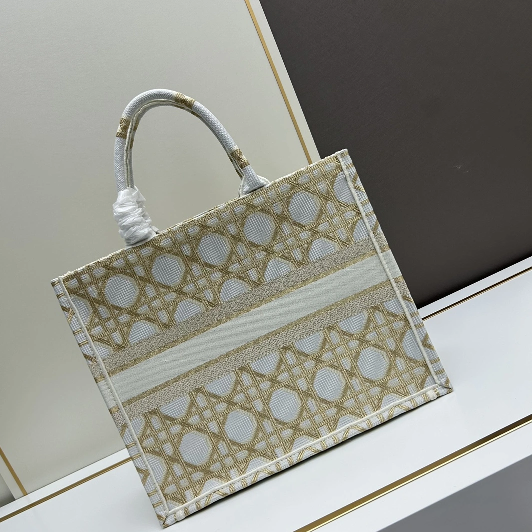 Cozy 3213 Christian Dior AAA Quality Tote-Handbags For Women - Image 3