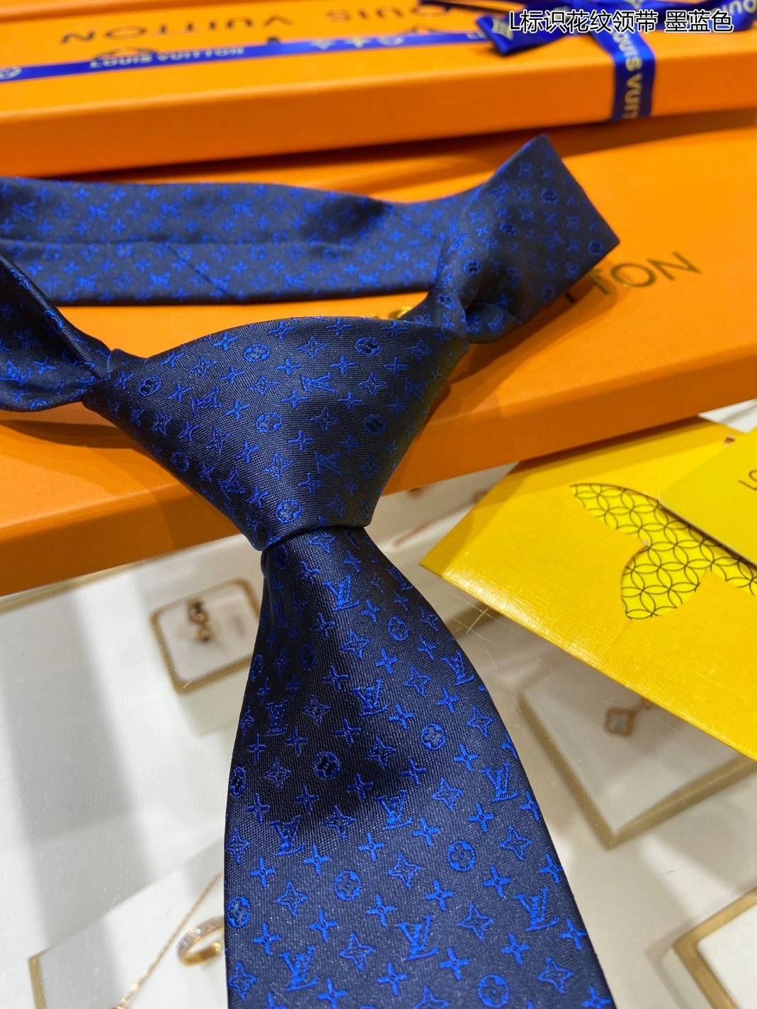 Cozy 4864 Louis Vuitton LV Necktie For Men - Image 4