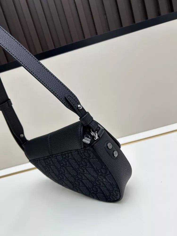 Cozy 5214 Christian Dior AAA Quality Messenger Bags For Unisex - Image 3