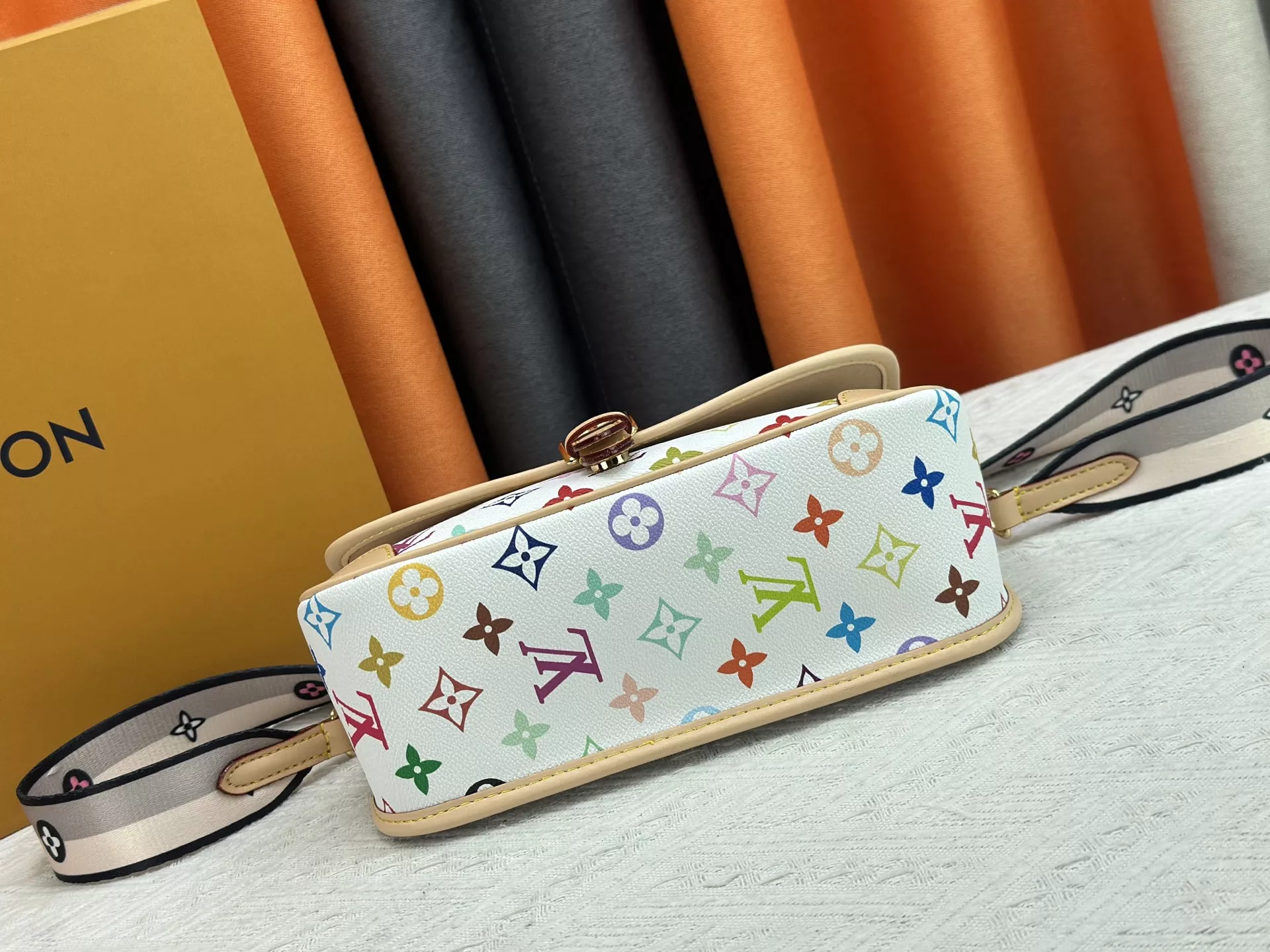 Cozy 7200 Louis Vuitton AAA Quality Messenger Bags For Women - Image 5