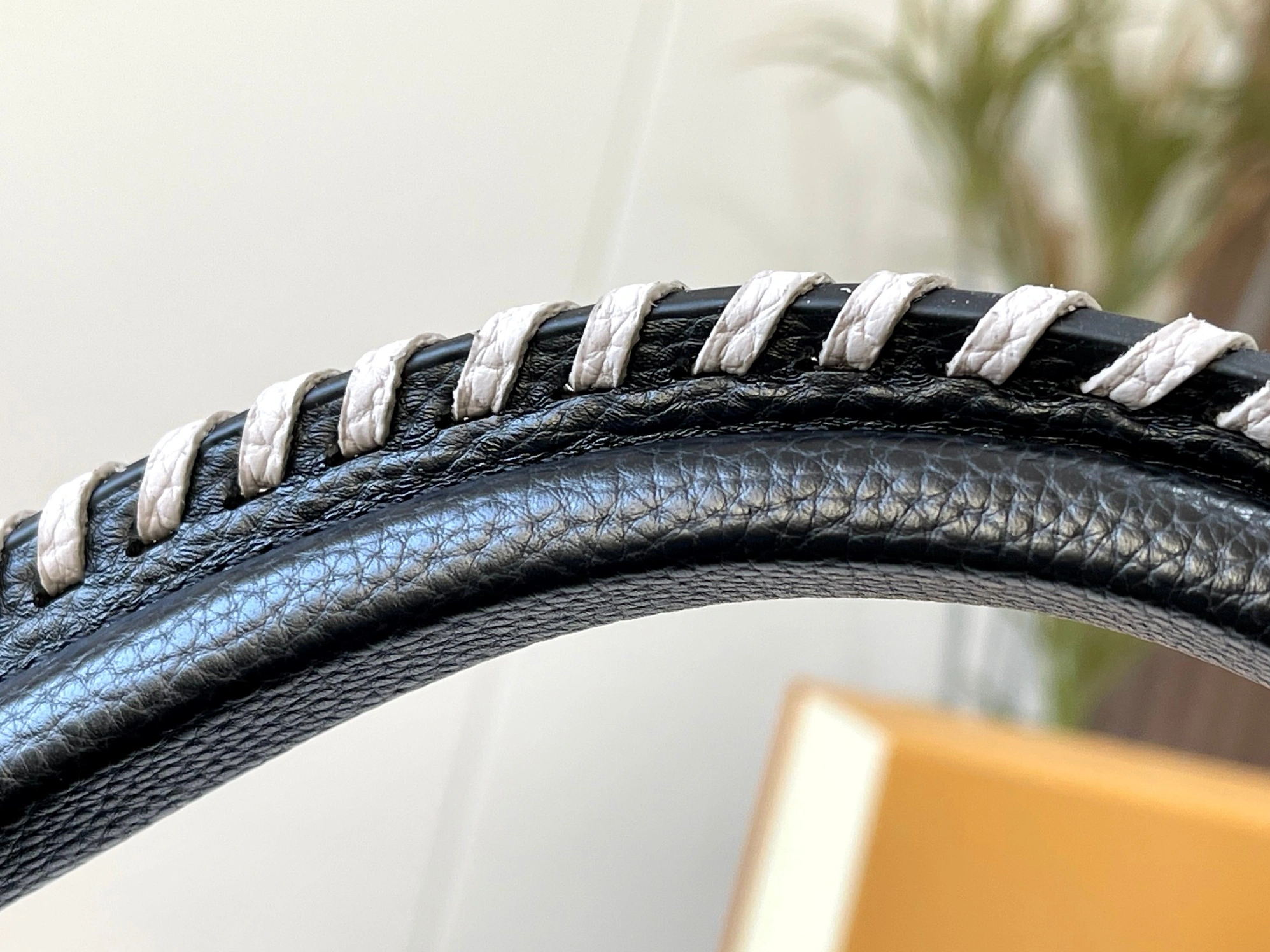 Cozy 967 Louis Vuitton AAA Quality Messenger Bags For Women - Image 7