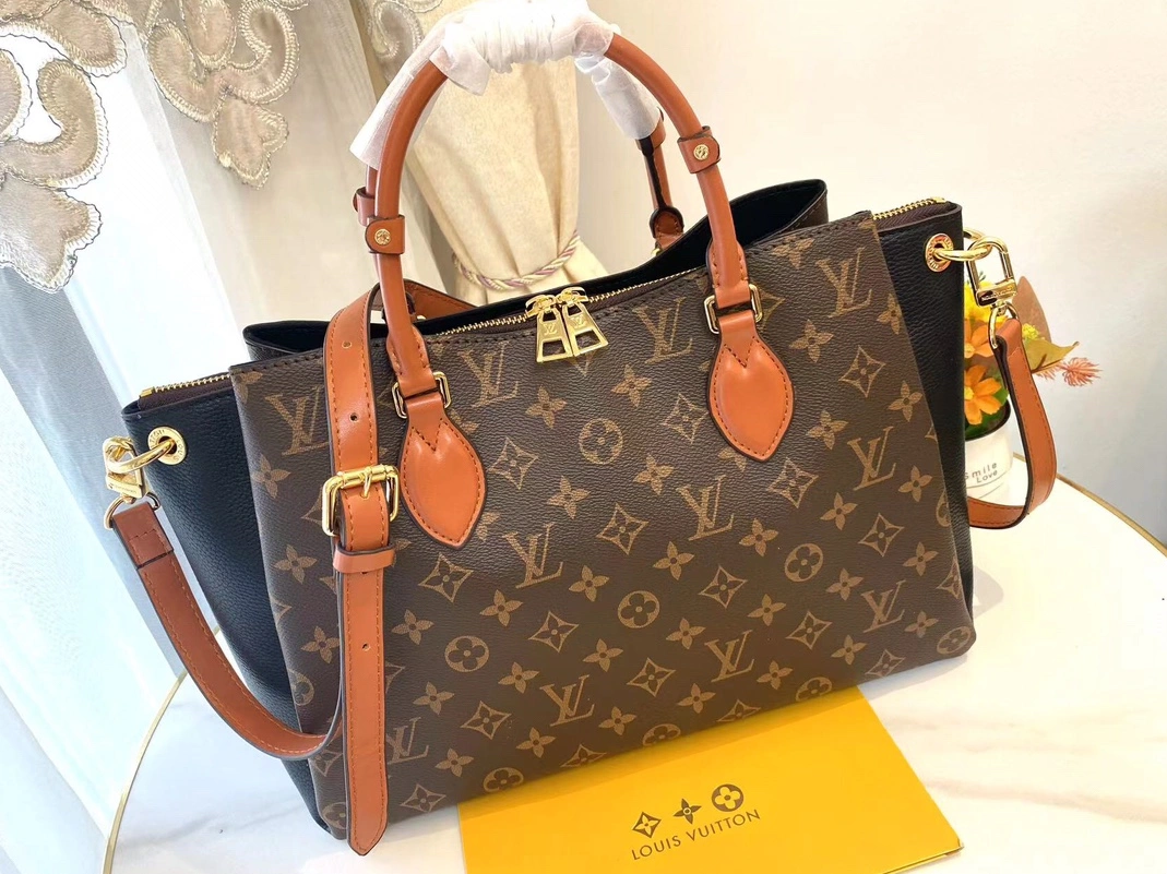 Cozy 9970 Louis Vuitton AAA Quality Handbags For Women