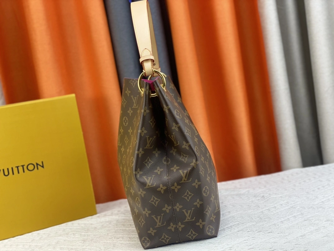 DailyWear 535 Louis Vuitton AAA Quality Shoulder Bags In Rose Red For Women