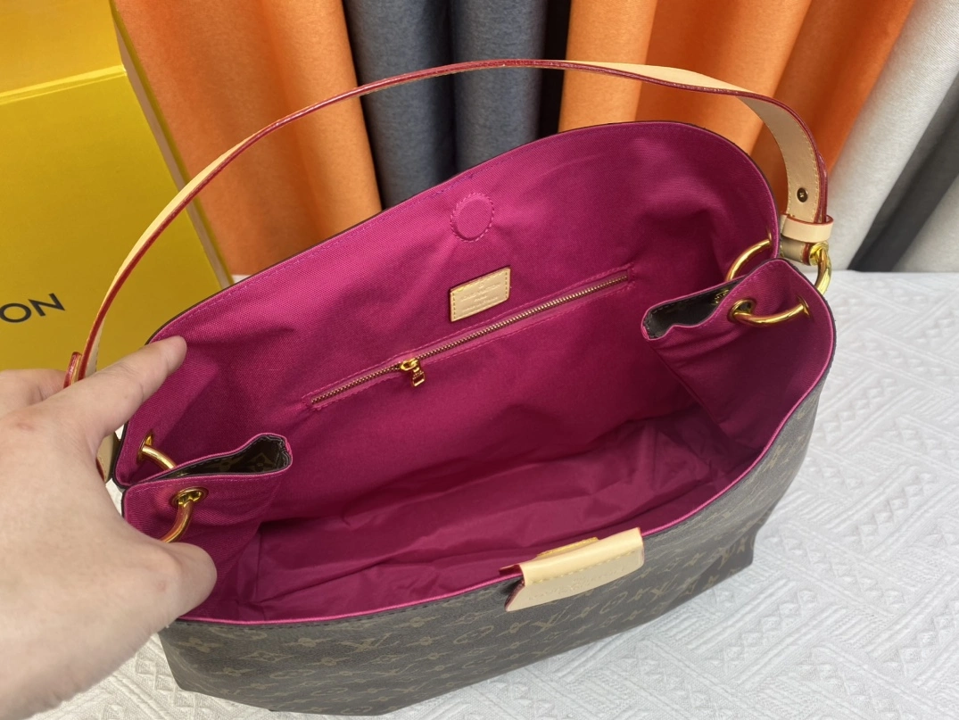 DailyWear 535 Louis Vuitton AAA Quality Shoulder Bags In Rose Red For Women - Image 7