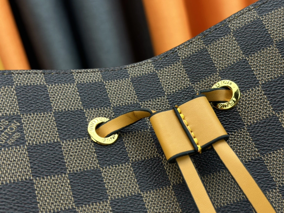 DailyWear 9910 Louis Vuitton AAA Quality Messenger Bags For Women - Image 5