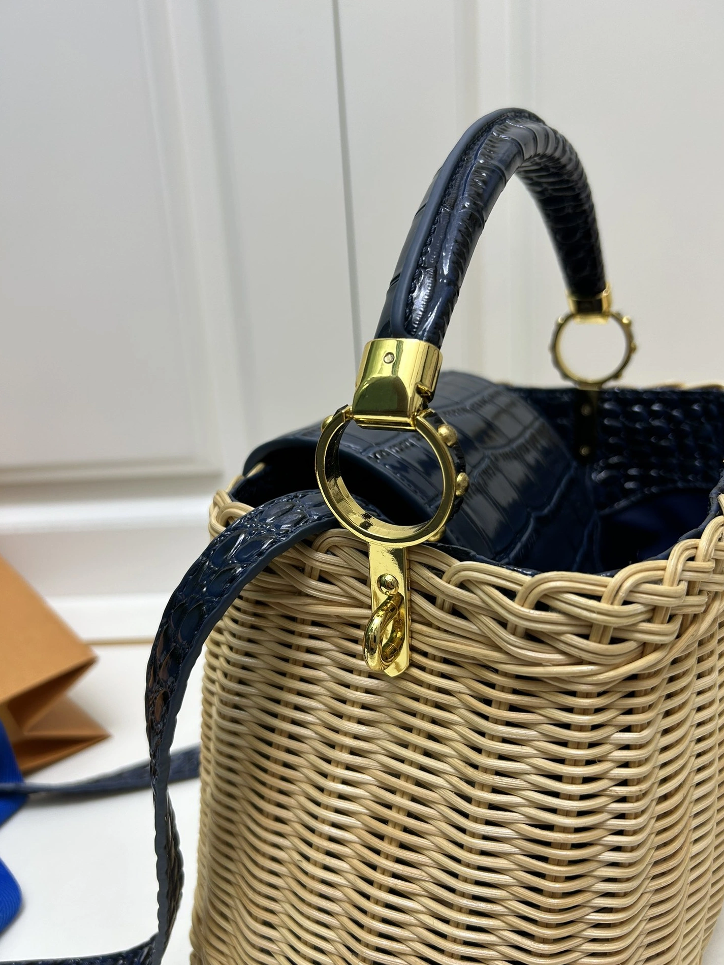 Durable 7794 Louis Vuitton AAA Quality Handbags In Navy For Women - Image 6