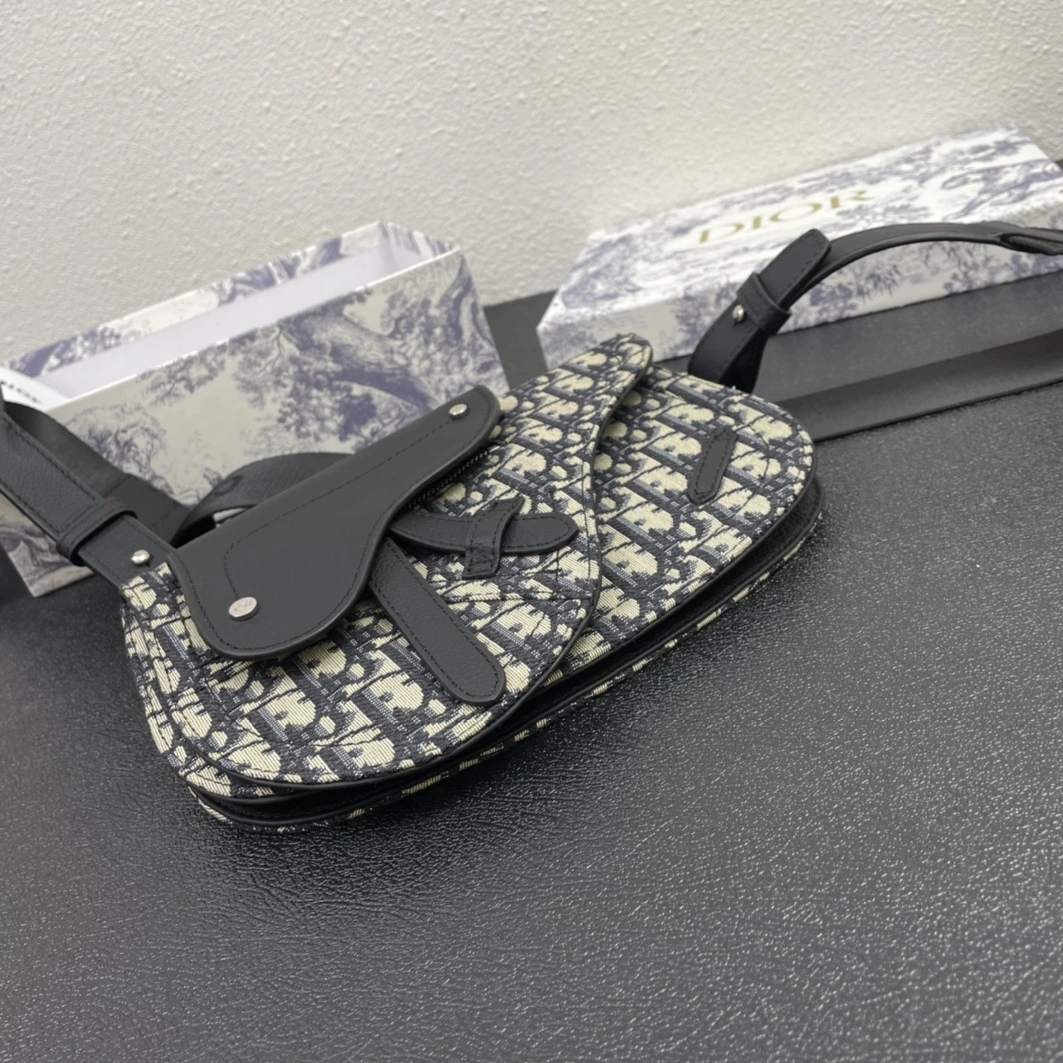 Durable 8879 Christian Dior AAA Man Messenger Bags - Image 7