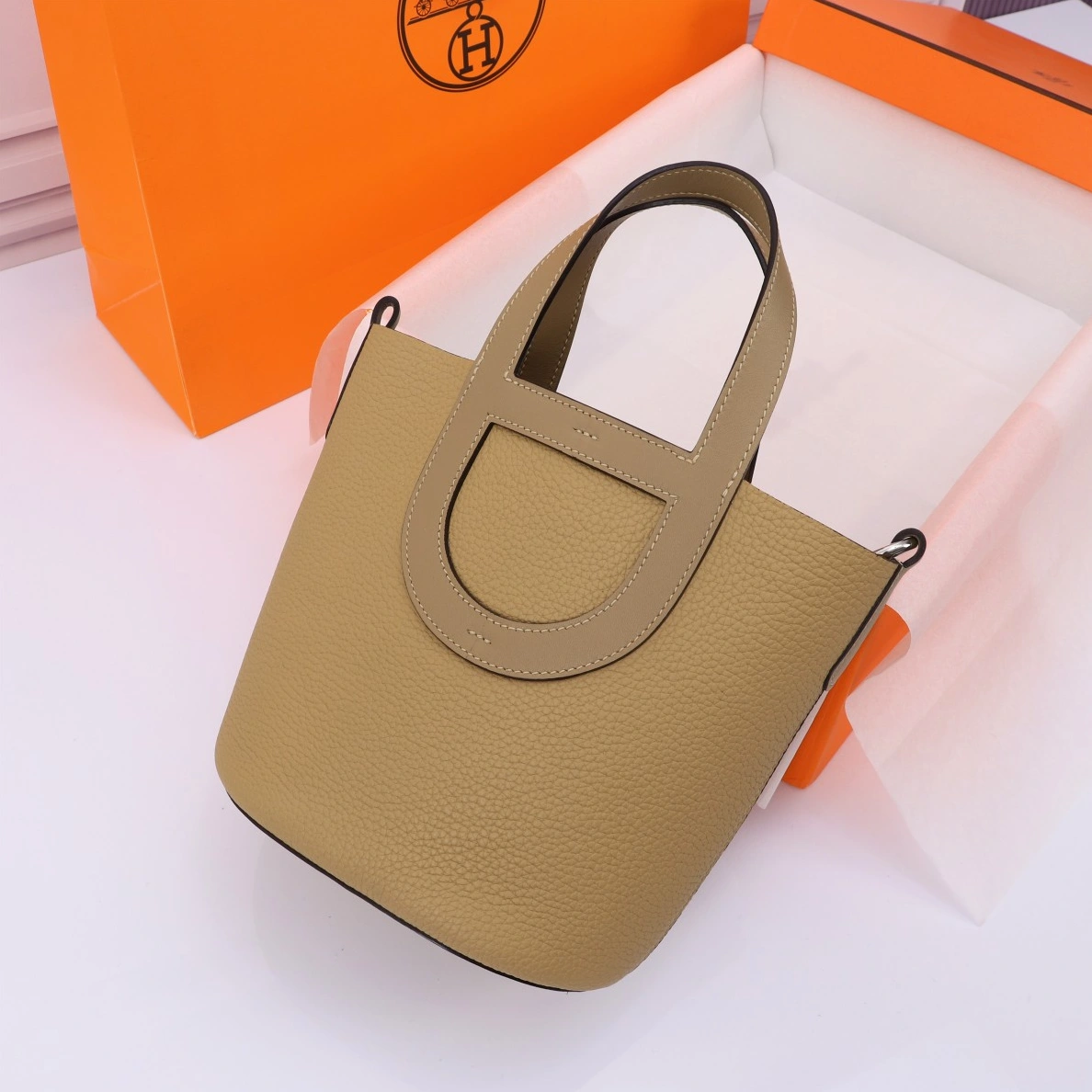 Durable 9470 Hermes AAA Quality Handbags In Silver For Women - Image 3