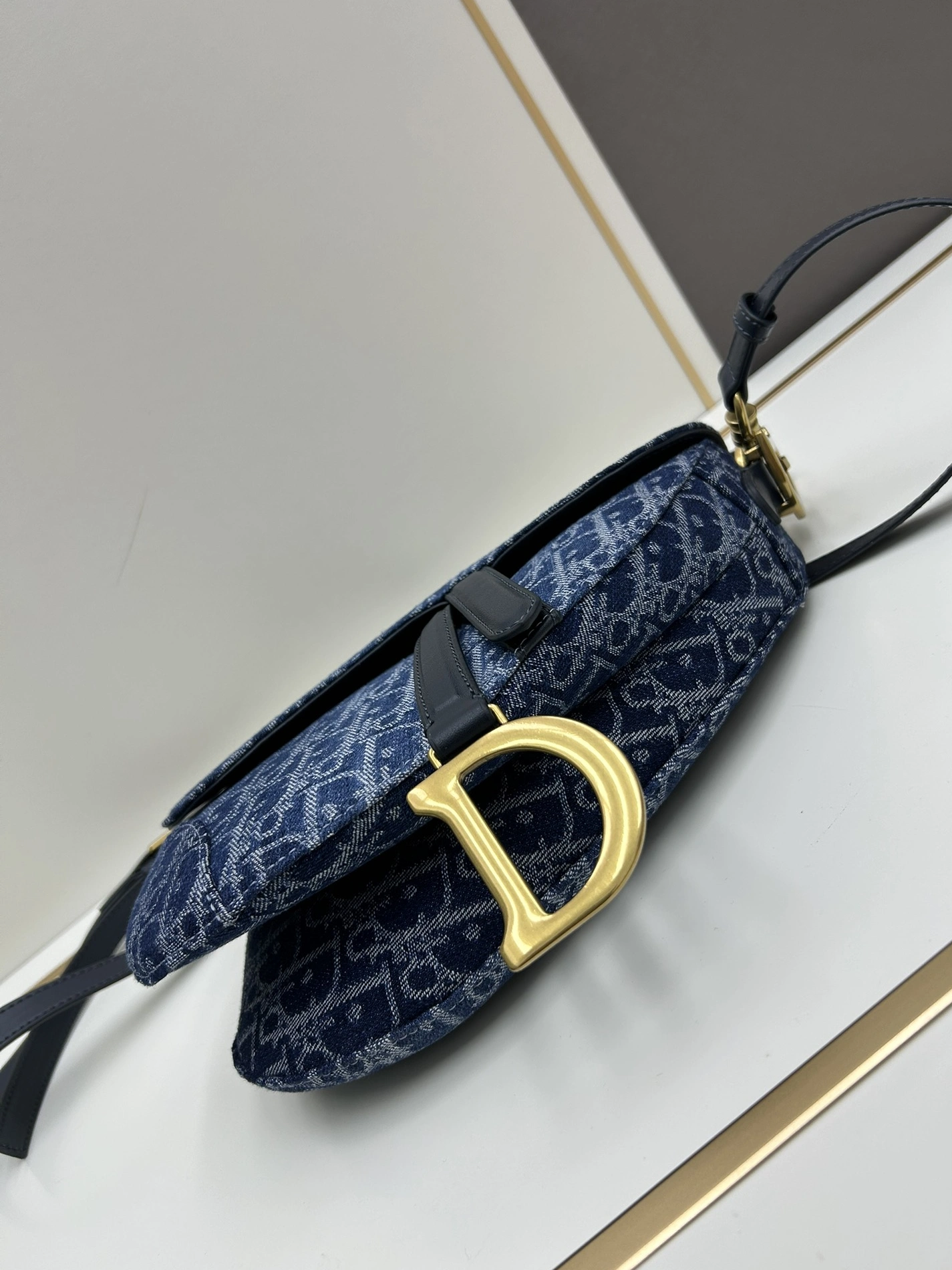 EasyMatch 2918 Christian Dior AAA Quality Messenger Bags For Women - Image 5