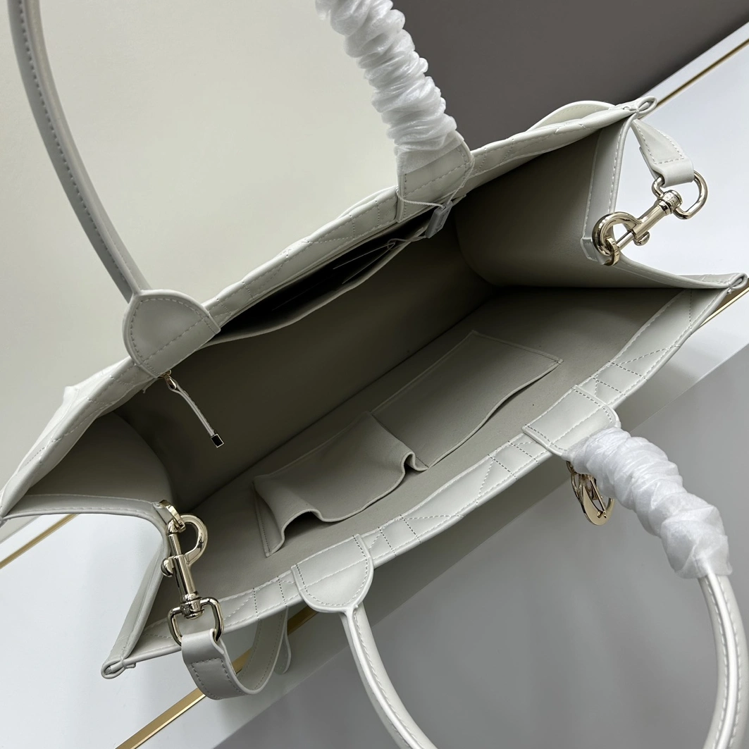 EasyMatch 8059 Christian Dior AAA Quality Tote-Handbags For Women - Image 7