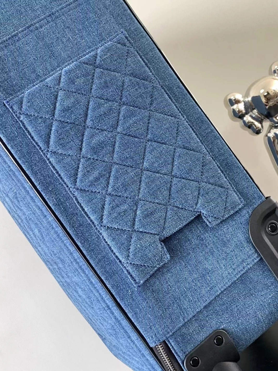 Efficient 2215 Chanel Luggage Upright For Unisex - Image 7