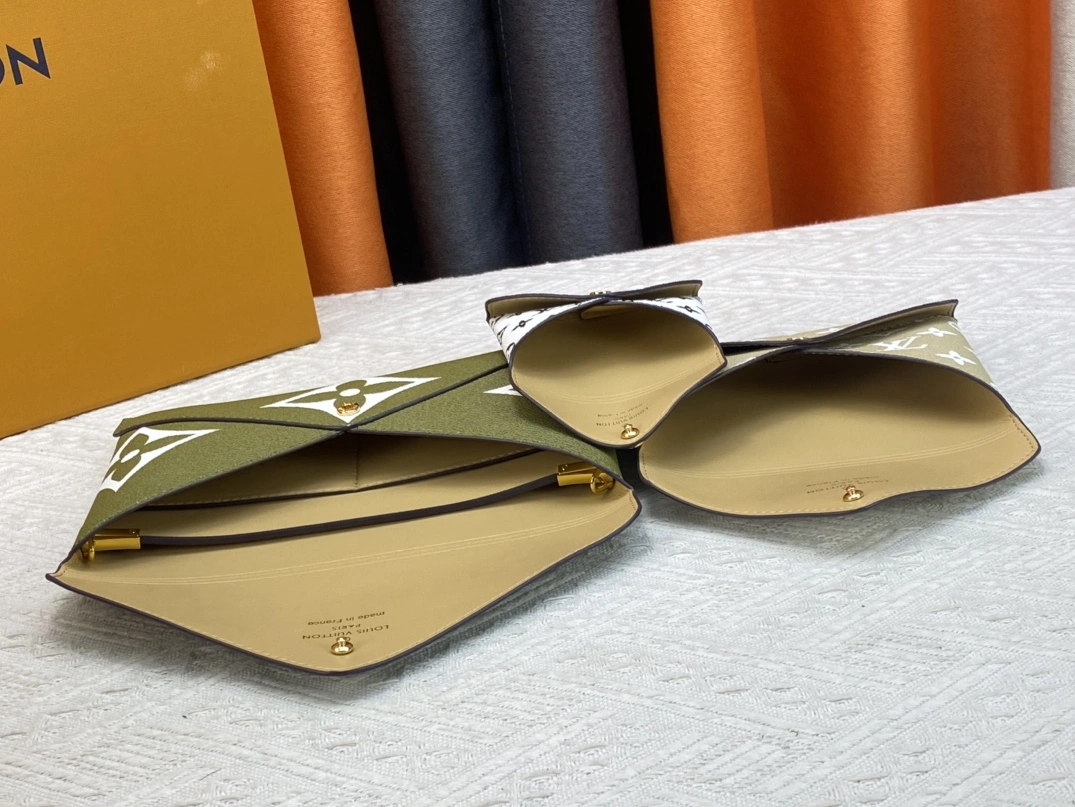 Efficient 3861 Louis Vuitton AAA Quality Wallets For Women - Image 7