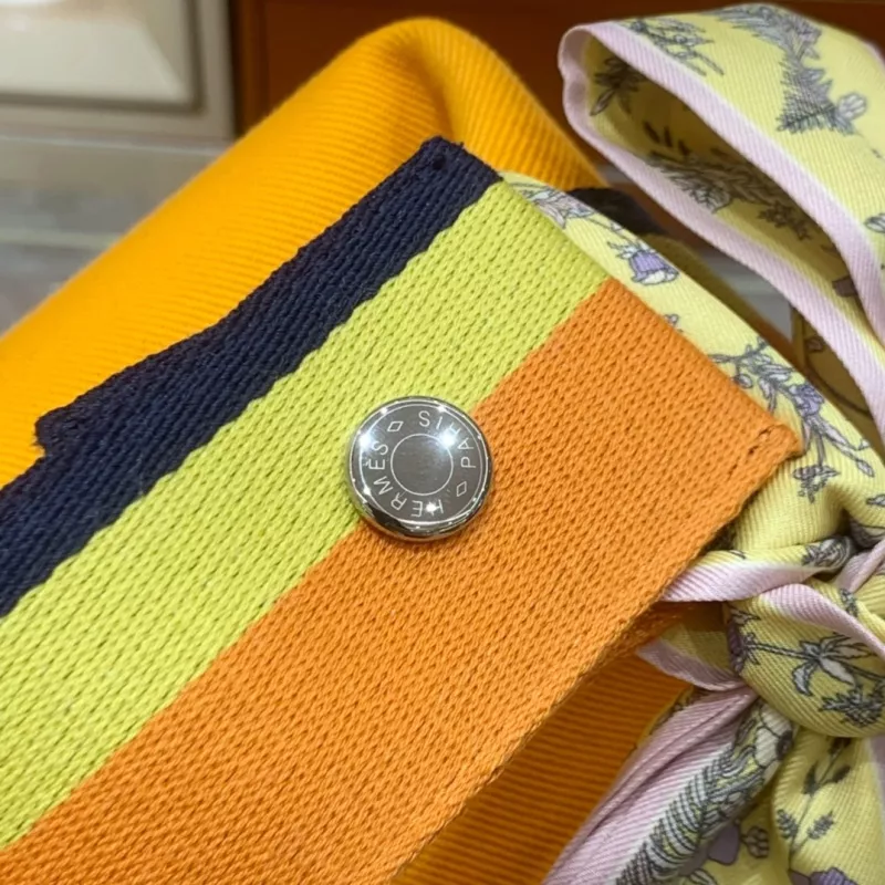 Elegant 217 Hermes AAA Quality Handbags For Women - Image 6