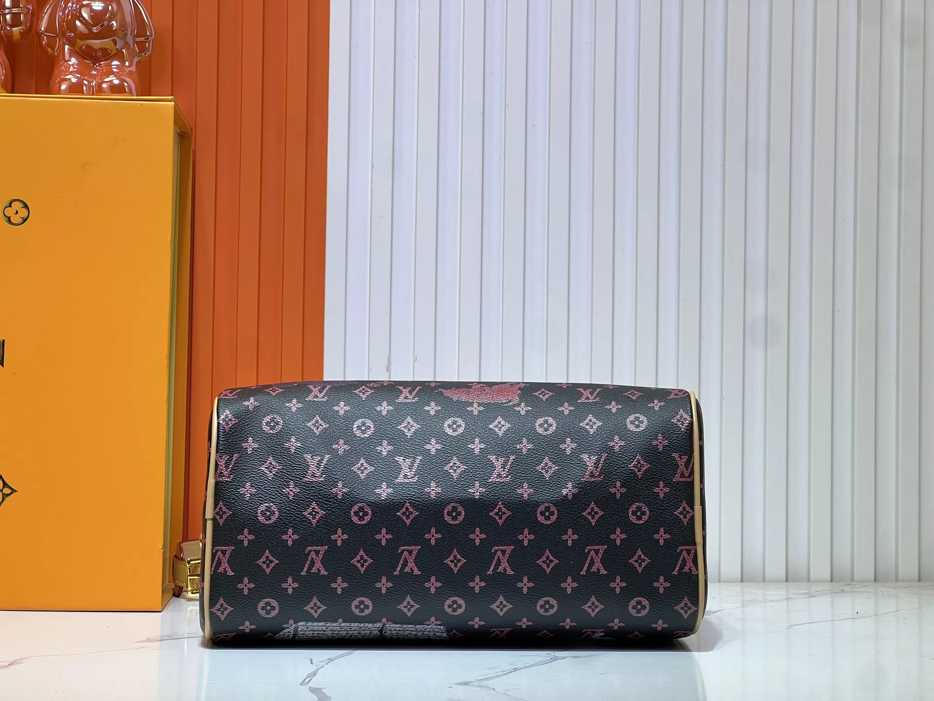 Elegant 5718 Louis Vuitton AAA Quality Handbags For Women - Image 7