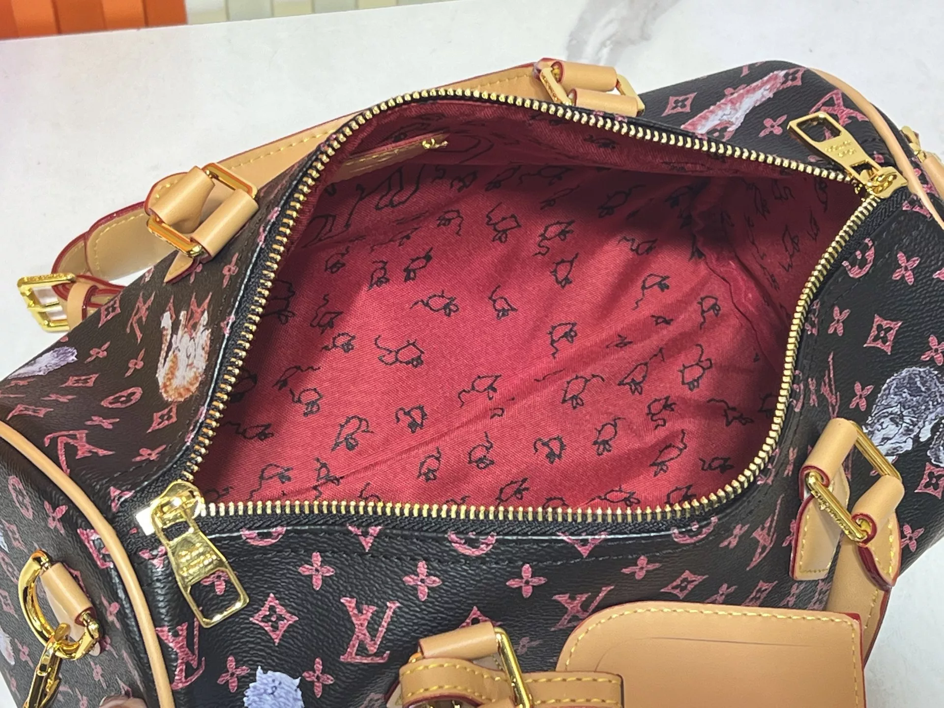 Elegant 5718 Louis Vuitton AAA Quality Handbags For Women - Image 8