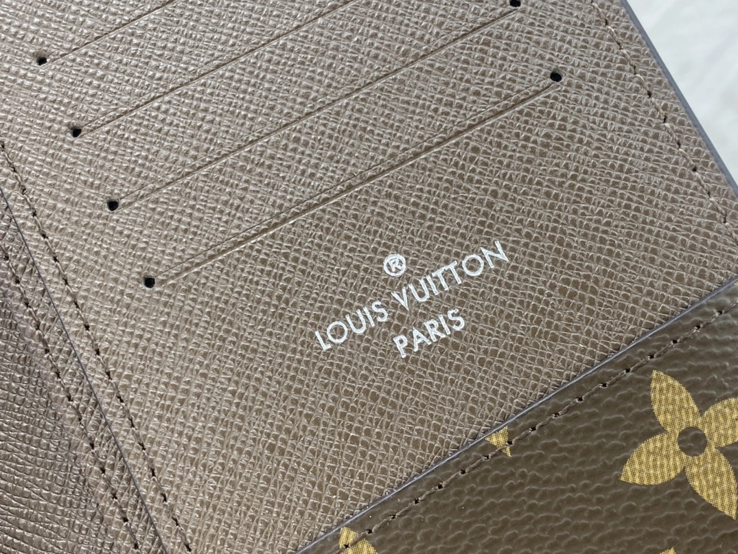 Elegant 9484 Louis Vuitton LV Card Case For Unisex - Image 6