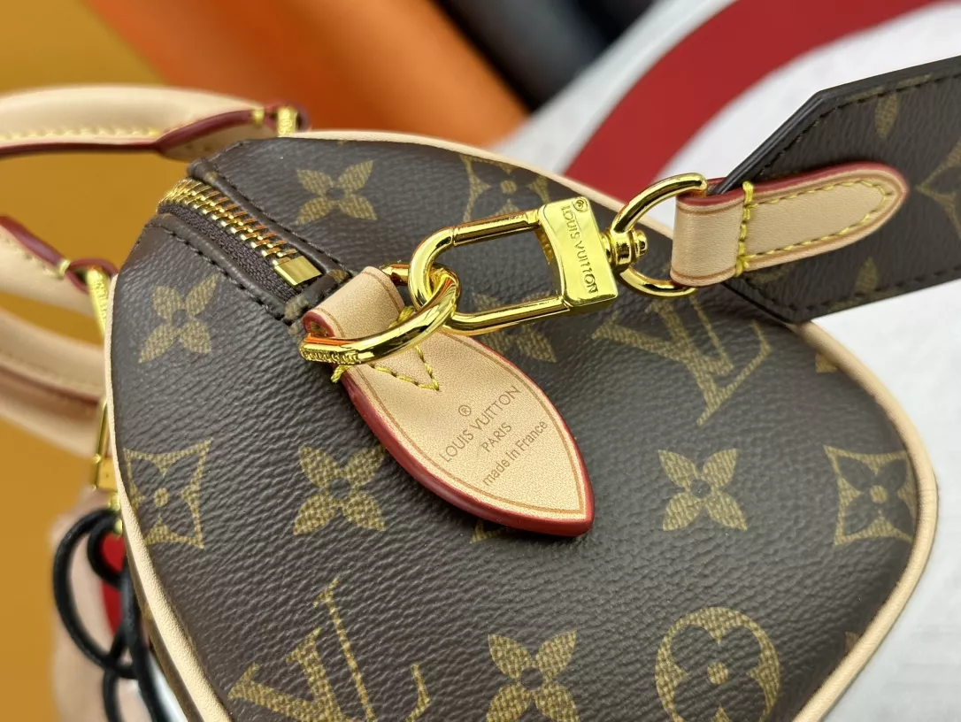 EyeCatching 6735 Louis Vuitton AAA Quality Handbags For Women - Image 7