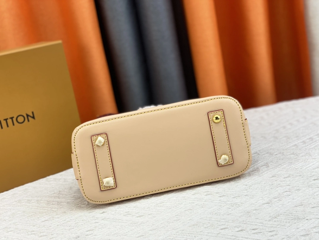 EyeCatching 9687 Louis Vuitton AAA Quality Handbags For Women - Image 4