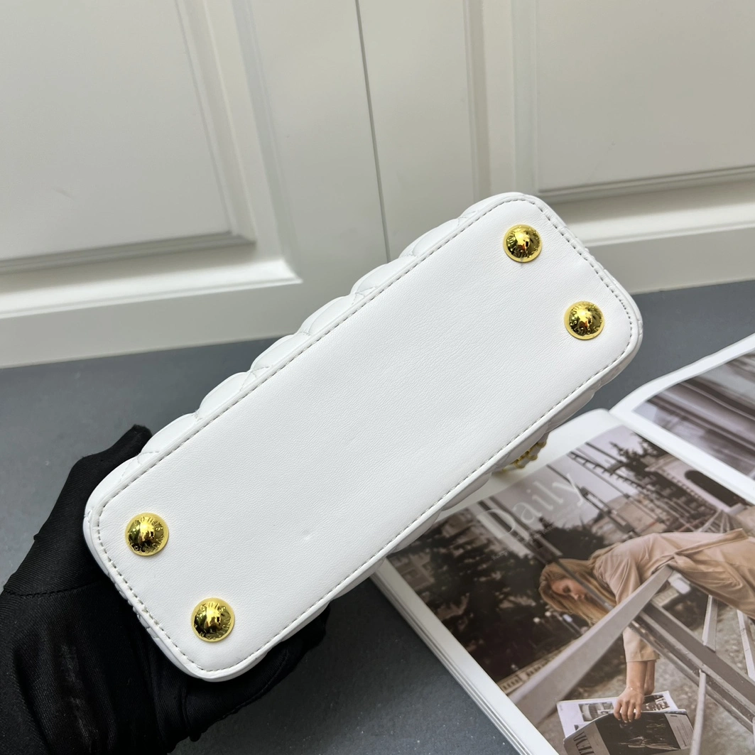 Fashionable 4246 Louis Vuitton AAA Quality Messenger Bags For Women - Image 5