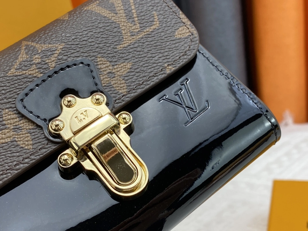 Flexible 2009 Louis Vuitton AAA Quality Wallets For Women - Image 6