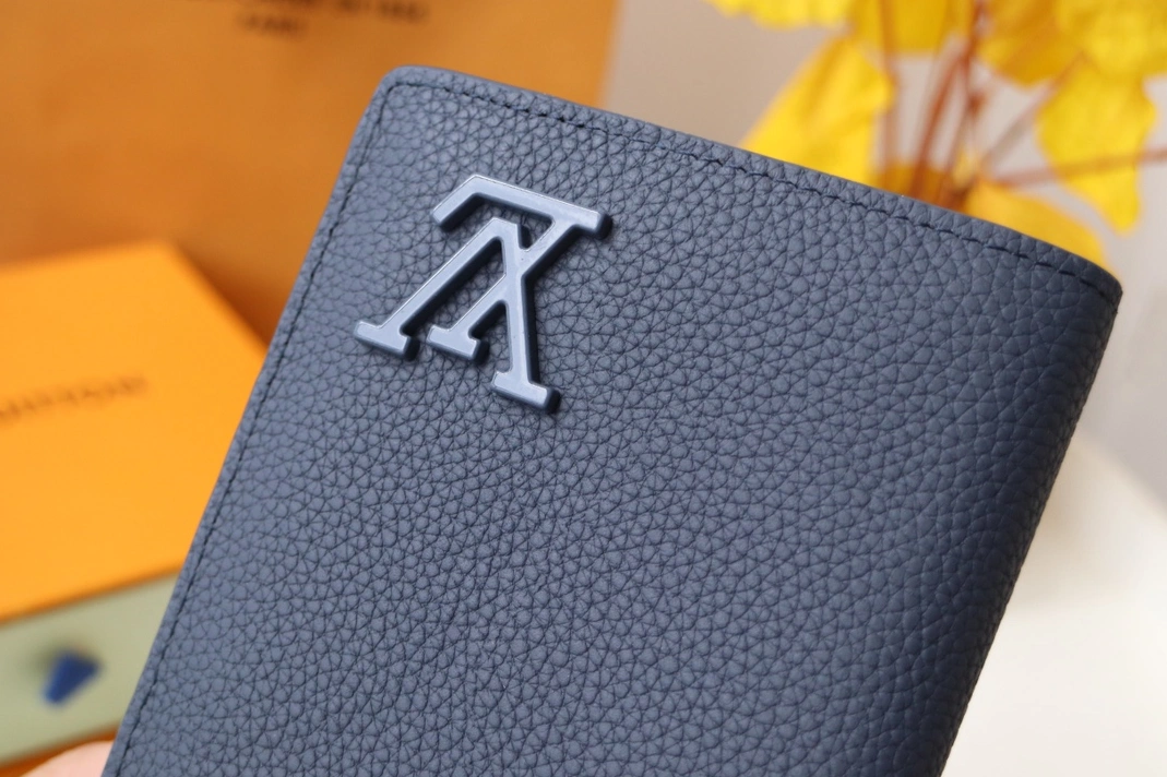 GoodFit 4711 Louis Vuitton AAA Quality Card Case - Image 3