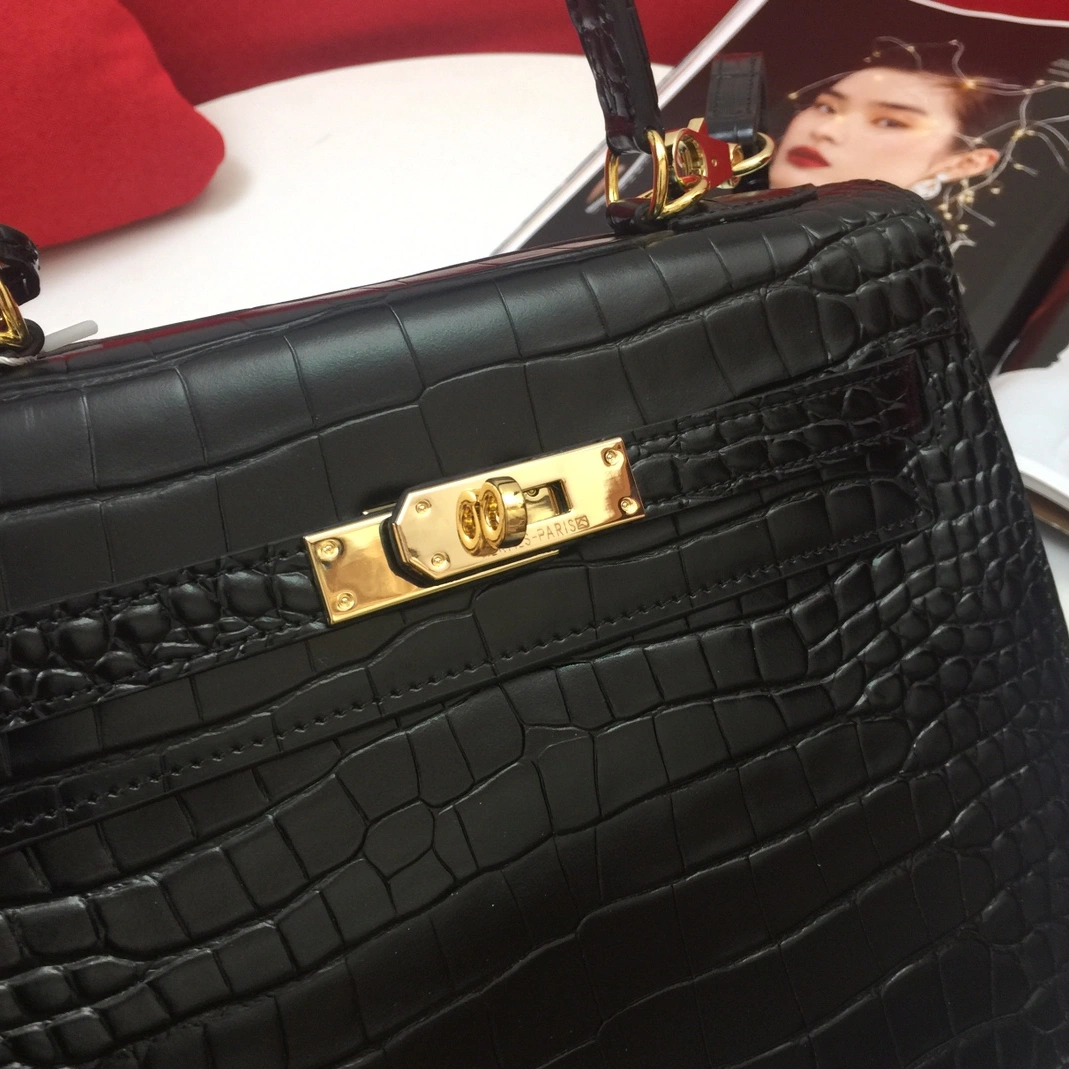 Hermes AAA Quality Handbags For Women Cozy 8325 - Image 3