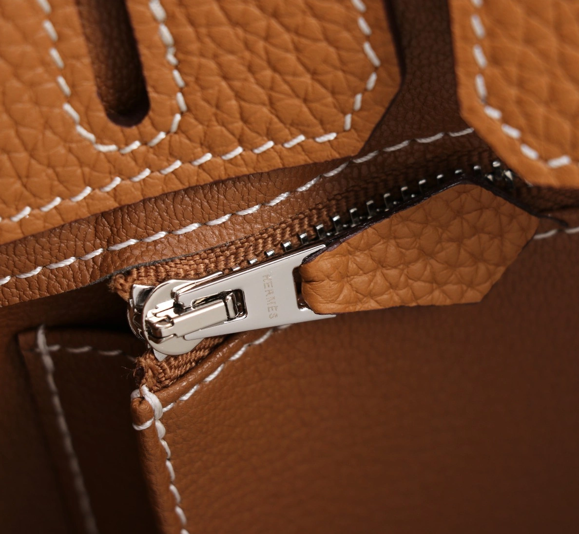 Hermes AAA Quality Handbags For Women Trendsetting 140 - Image 5