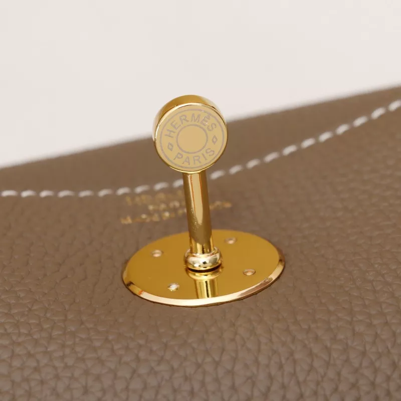 Hermes AAA Quality Handbags In Gold For Women GoAnywhere 4396 - Image 7