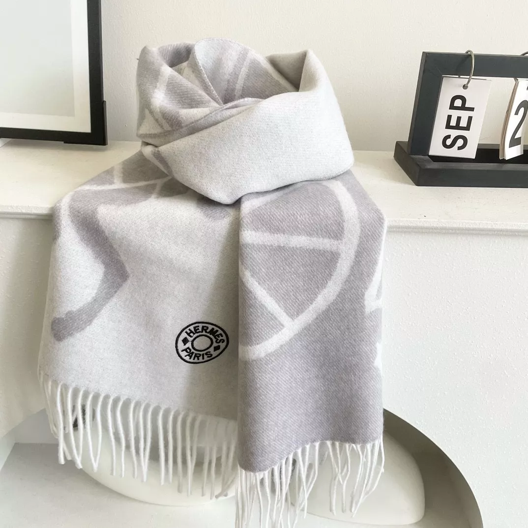 Hermes Scarf For Women UrbanStyle 265 - Image 5