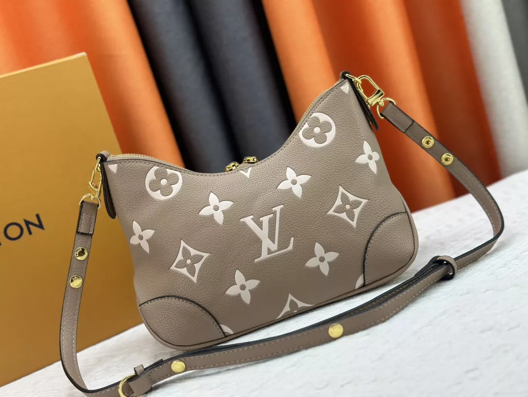 HighQuality 1207 Louis Vuitton AAA Quality Messenger Bags For Women - Image 4