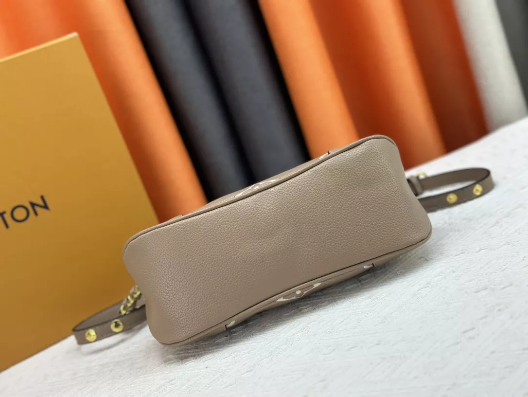 HighQuality 1207 Louis Vuitton AAA Quality Messenger Bags For Women - Image 5