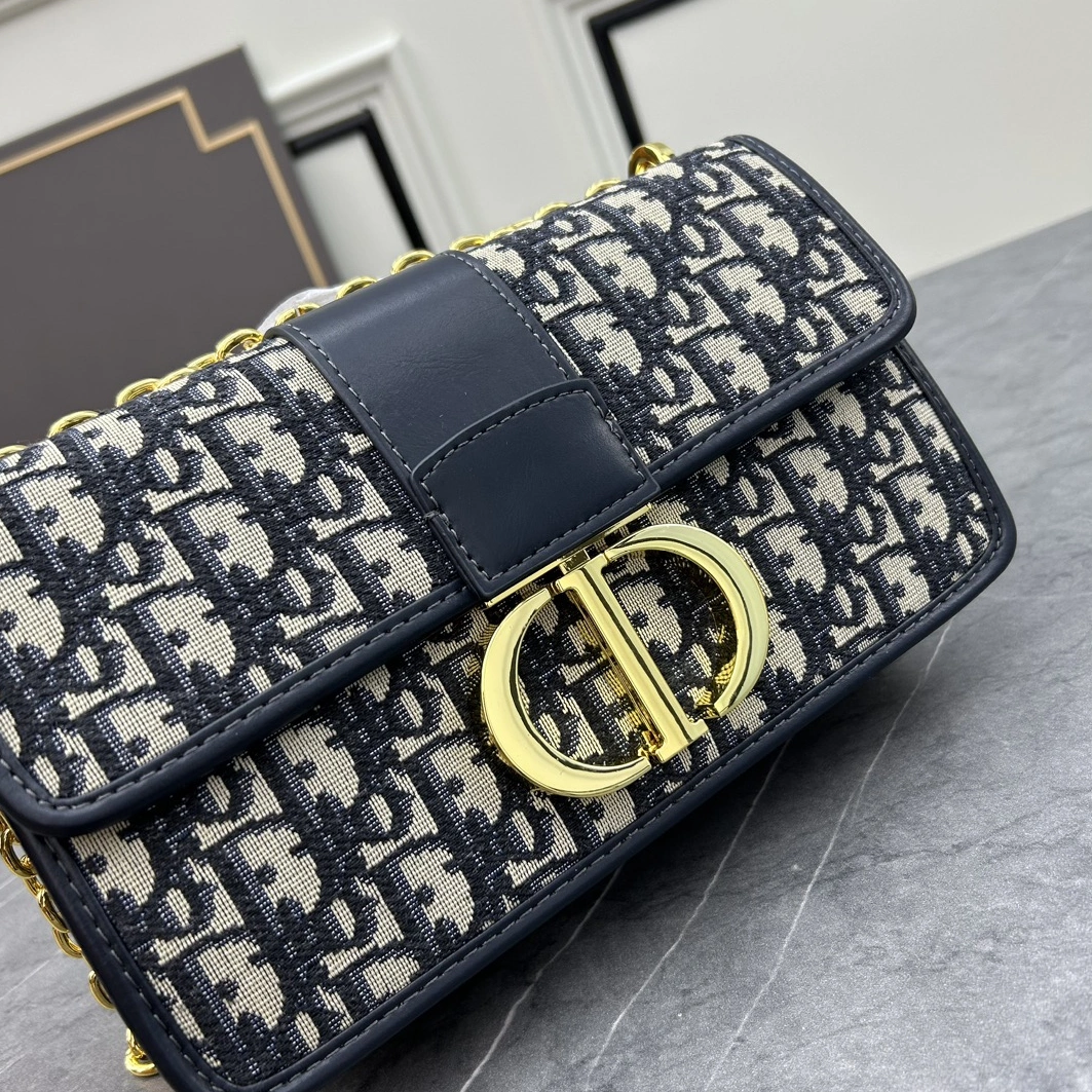 HighQuality 3327 Christian Dior AAA Quality Messenger Bags For Women - Image 4