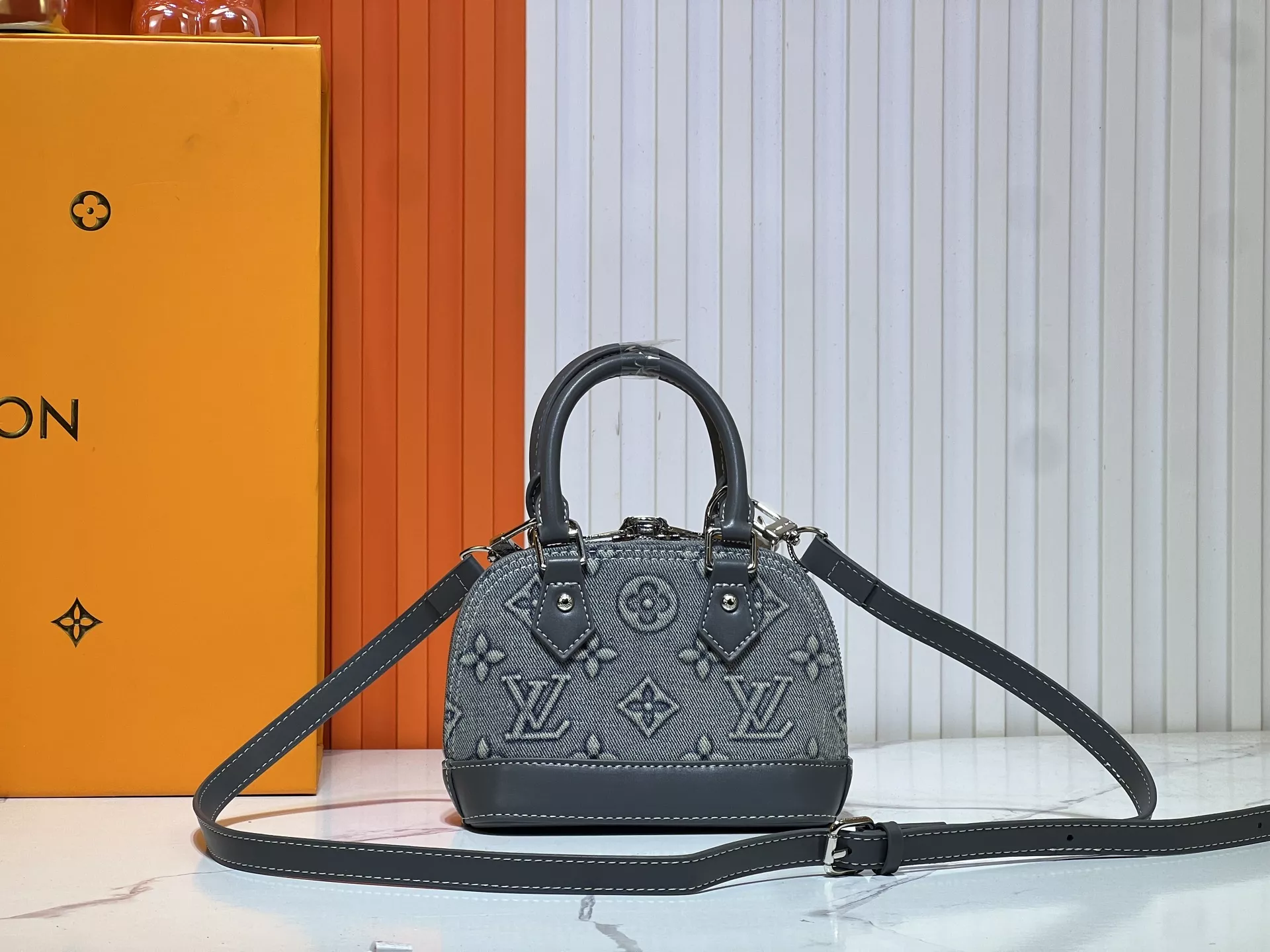 HighQuality 3504 Louis Vuitton AAA Quality Handbags For Women - Image 4