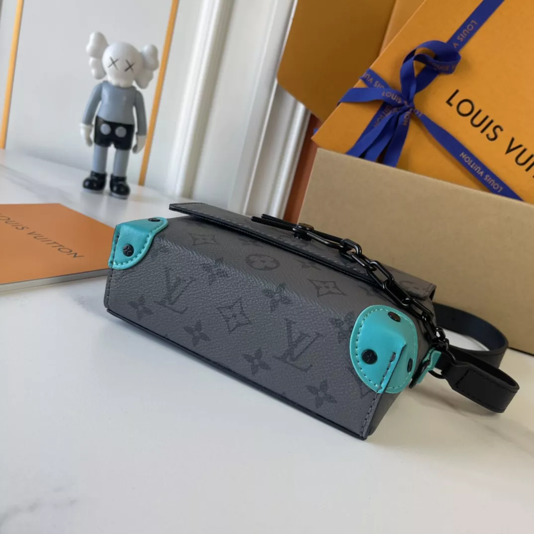 HighQuality 3815 Louis Vuitton AAA Quality Messenger Bags For Unisex - Image 4