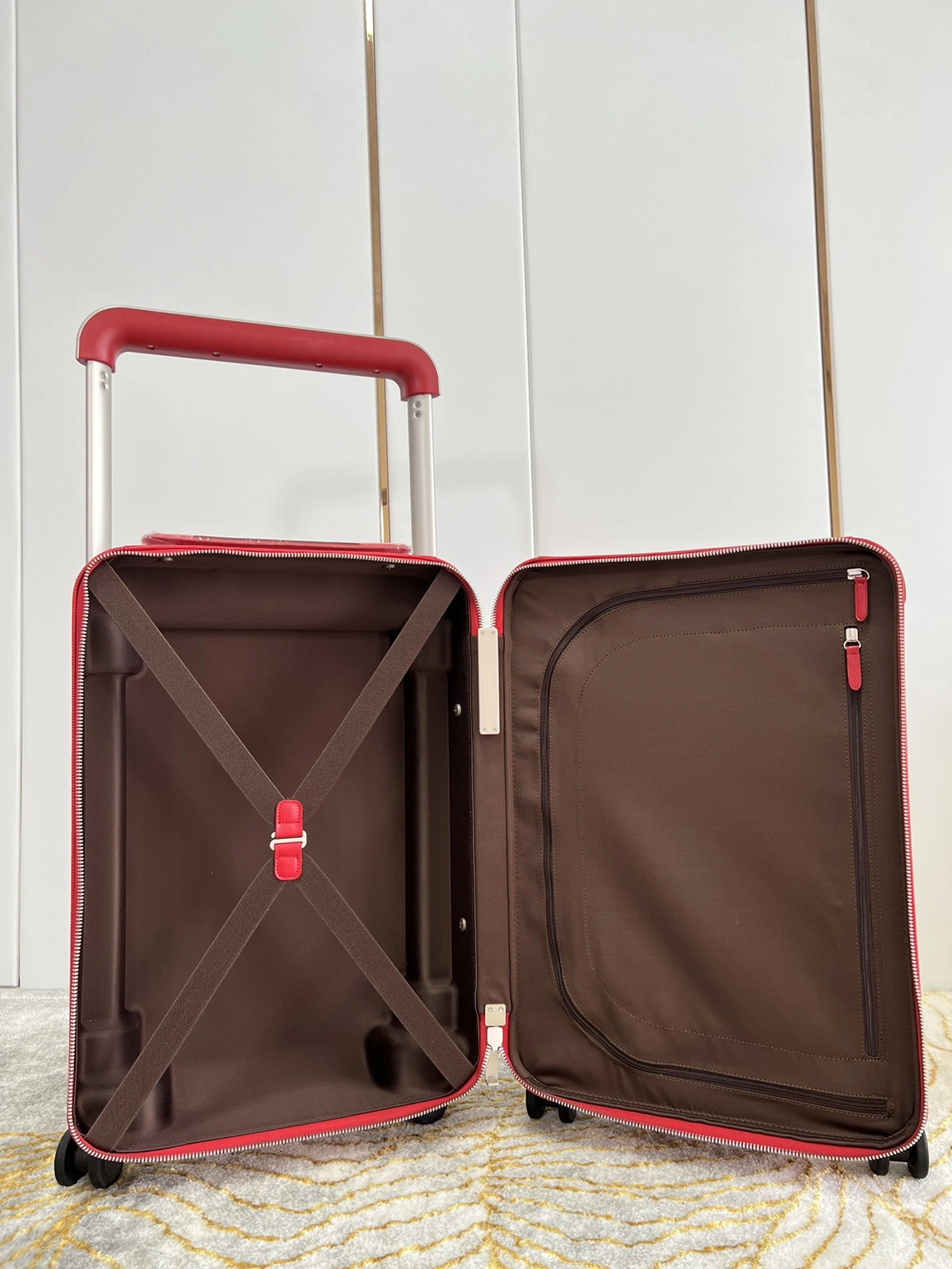 Lightweight 9725 Louis Vuitton Luggage - Image 7