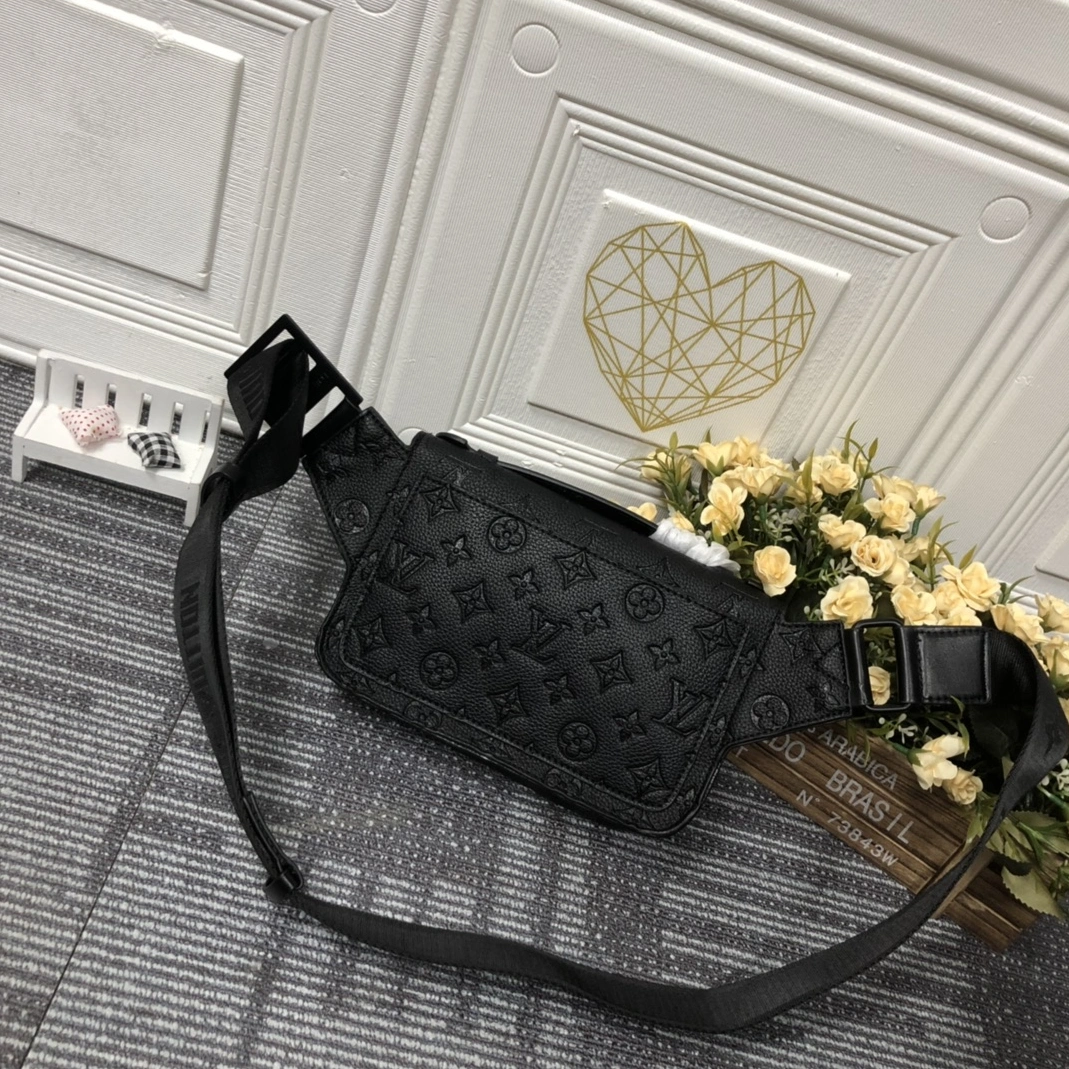 Louis Vuitton AAA Man Messenger Bags Sophisticated 3156 - Image 3