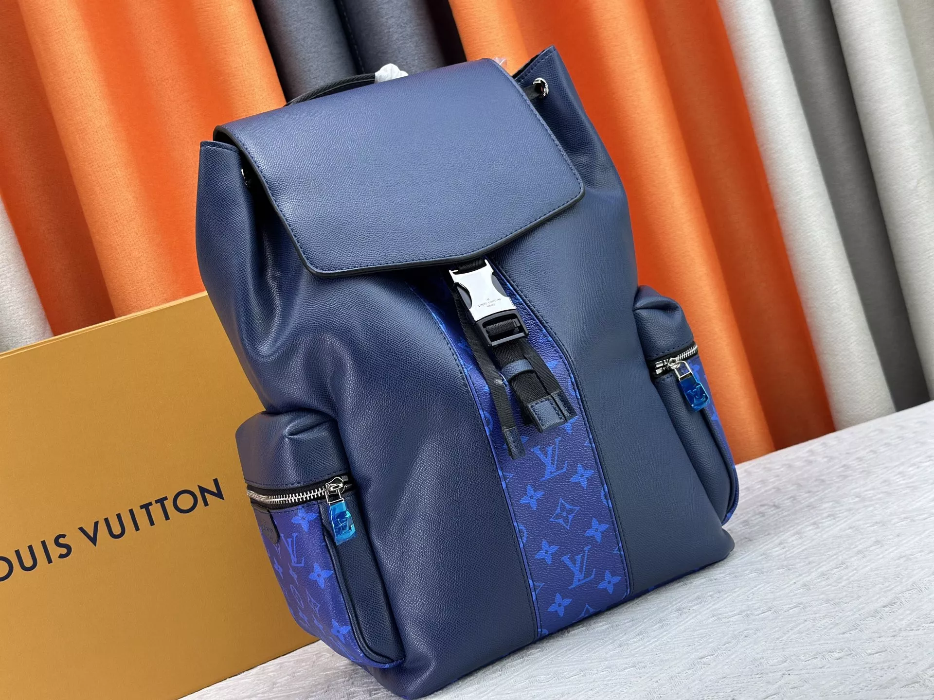 Louis Vuitton AAA Quality Backpacks For Unisex Soft 5994