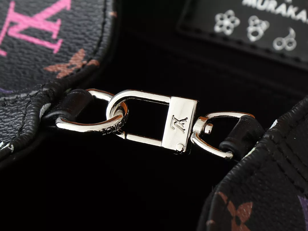 Louis Vuitton AAA Quality Backpacks For Women WellDesigned 5022 - Image 7