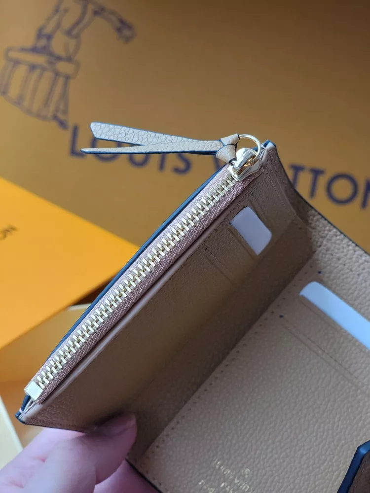 Louis Vuitton AAA Quality Card Case Breathable 7863 - Image 7