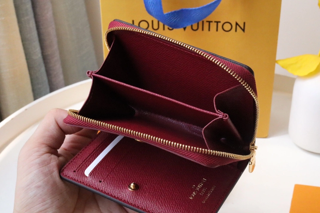 Louis Vuitton AAA Quality Card Case Flexible 8097 - Image 7